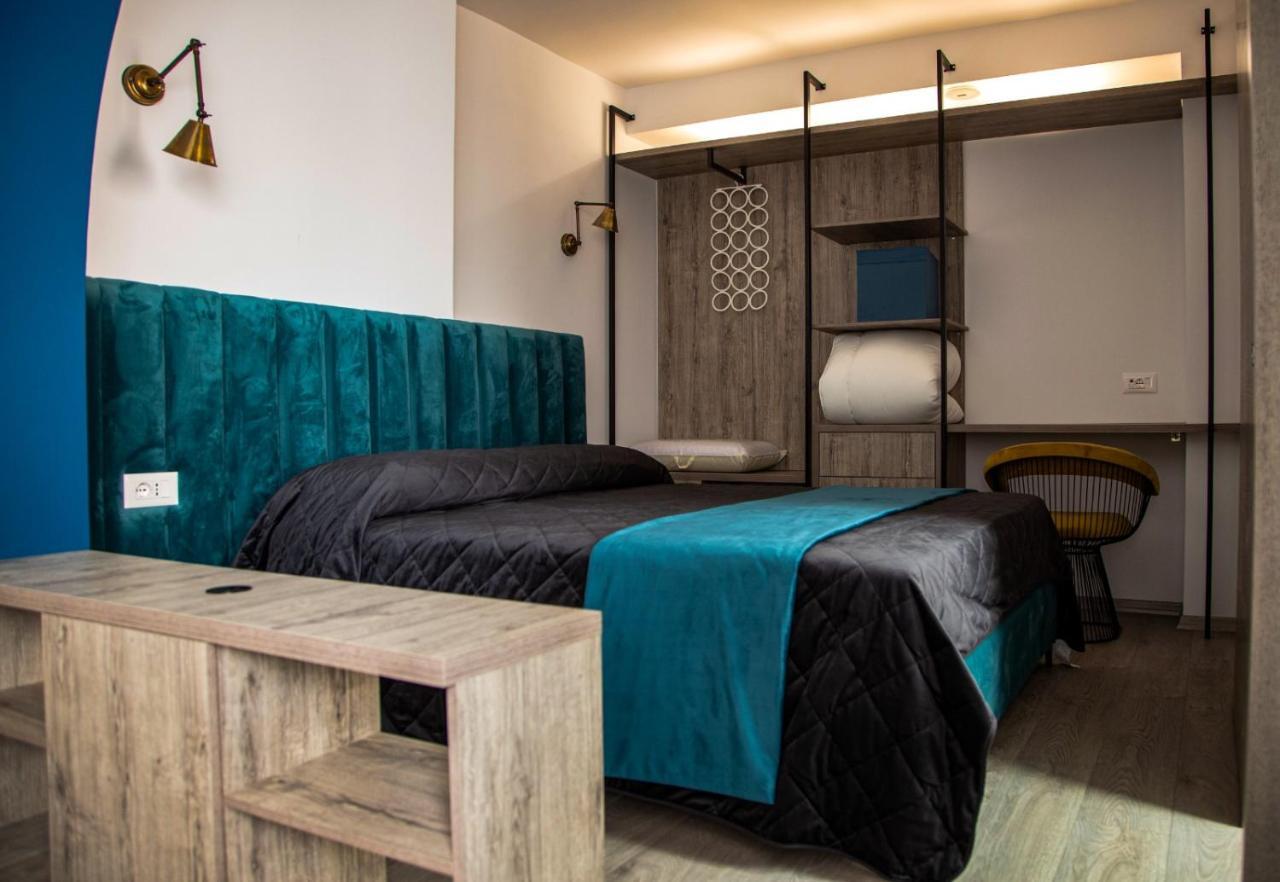 Lucas Central Premium Studios Тирана Экстерьер фото