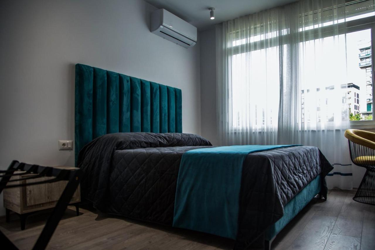 Lucas Central Premium Studios Тирана Экстерьер фото