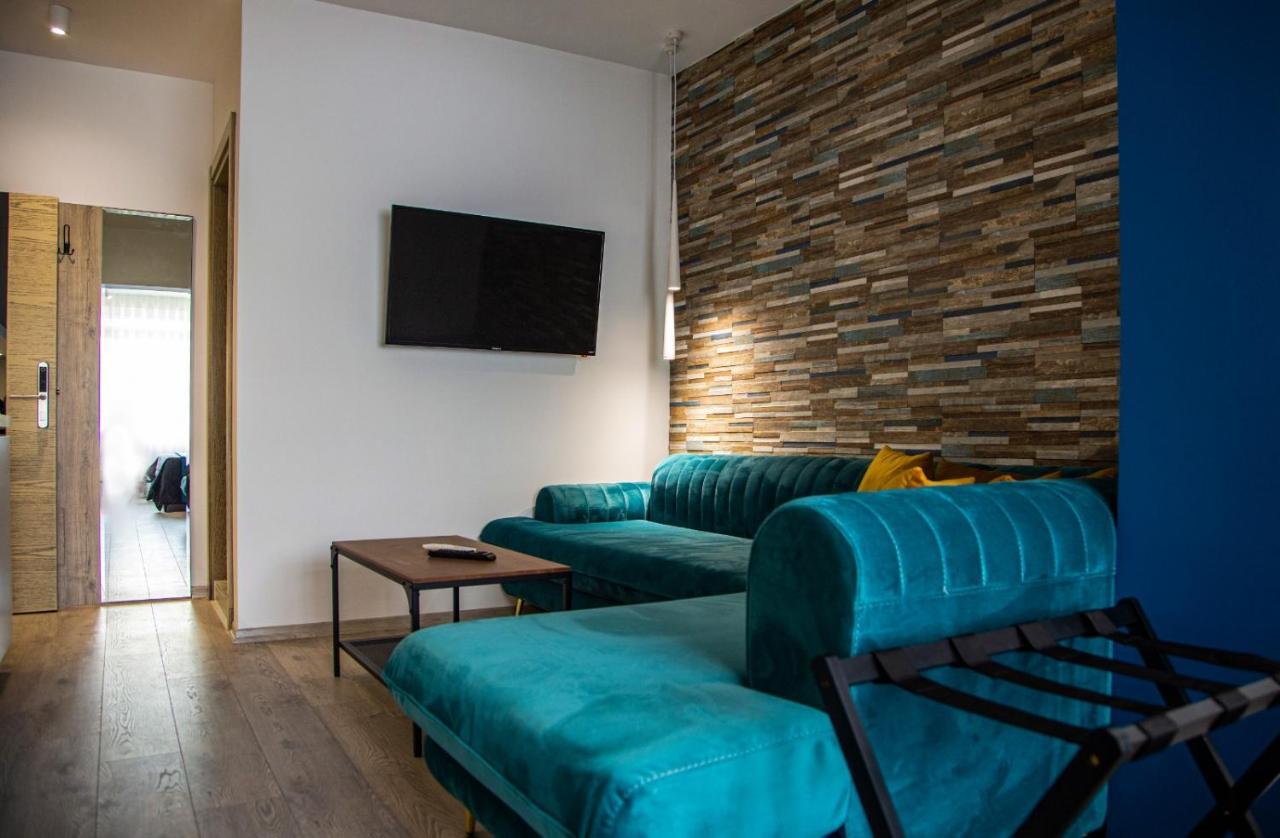 Lucas Central Premium Studios Тирана Экстерьер фото