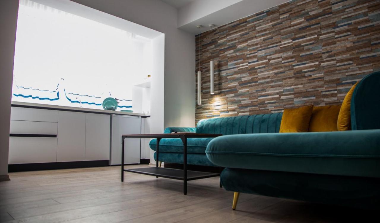 Lucas Central Premium Studios Тирана Экстерьер фото