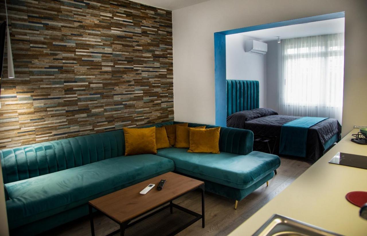 Lucas Central Premium Studios Тирана Экстерьер фото
